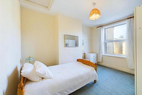 8 - Three Bed Terrace Franklyn Street.jpg