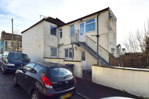 10 - END TERRACED HOUSE ARRANGED AS 2 FLATS.jpg