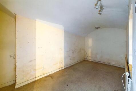 6 - 1 bedroom garden flat.jpg