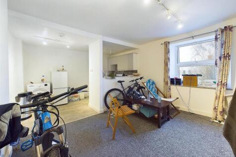 5 - 38 Bedminster Parade Investment Flats.jpg
