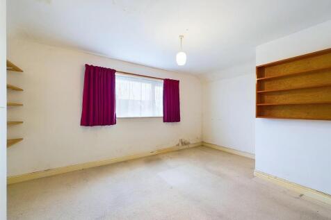 4 - 3 bedroom end terrace.jpg