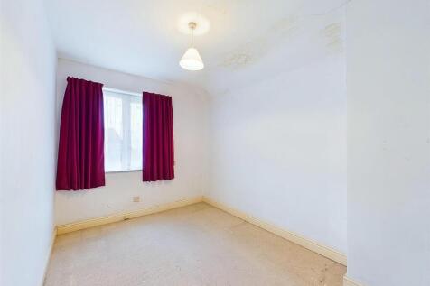 5 - 3 bedroom end terrace.jpg