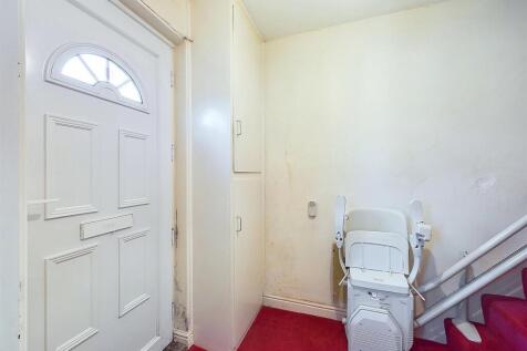 8 - 3 bedroom end terrace.jpg