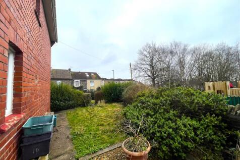 11 - 3 bedroom end terrace.JPG