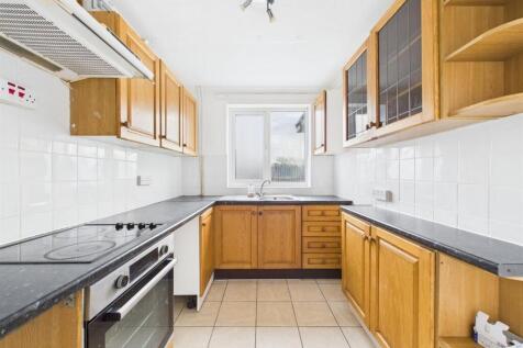 2 - 3-Bedroom Maisonette in Yate.jpg