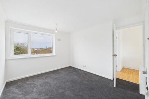 7 - 3-Bedroom Maisonette in Yate.jpg