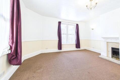 6 - 4 Bedroom End Terrace House.jpg