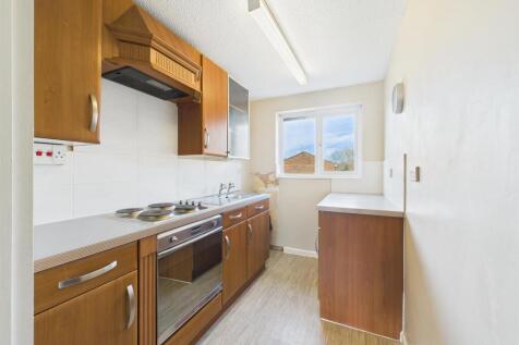 7 - One-Bedroom Flat Plus Parking In Speedwell.jpg