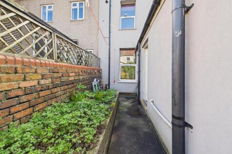 14 - Victorian Terraced House for Auction, St Werb