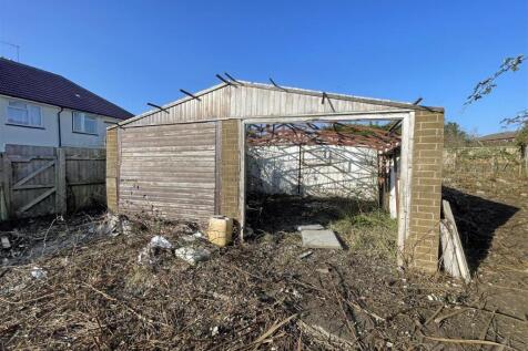 2 - Building Plot for Auction, Lockleaze.JPG