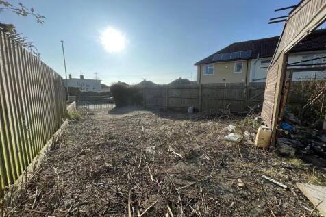 13 - Building Plot for Auction, Lockleaze.JPG