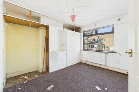 9 - Four Bedroom House for Auction, Vera Road, Fis