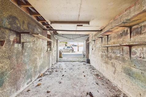 11 - Four Bedroom House for Auction, Vera Road, Fi