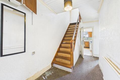 13 - Four Bedroom House for Auction, Vera Road, Fi