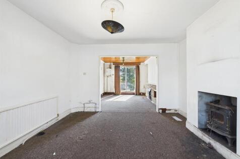 16 - Four Bedroom House for Auction, Vera Road, Fi