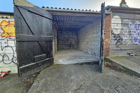 5 - Garage for Auction, Kathdene Gardens, Ashley D