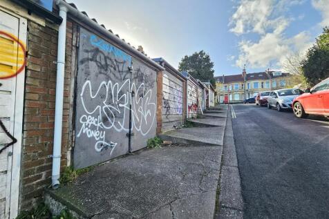 6 - Garage for Auction, Kathdene Gardens, Ashley D