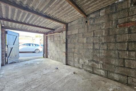 8 - Garage for Auction, Kathdene Gardens, Ashley D