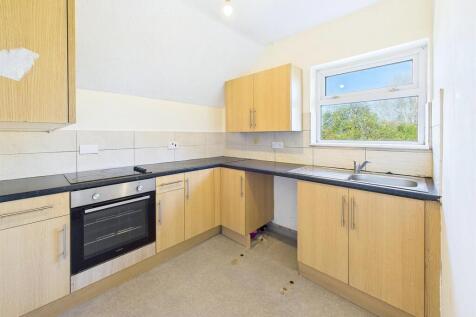 7 - Two Flats for Auction, Fishponds, Bristol.jpg