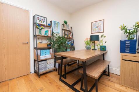 4 - Top floor one-bedroom flat for Auction, St Geo