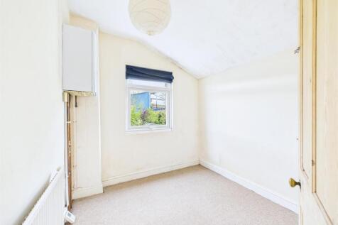 9 - 2 Bedroom terraced house.jpg
