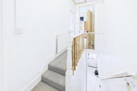 10 - 2 Bedroom terraced house.jpg