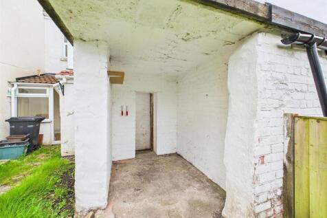 13 - 2 Bedroom terraced house.jpg