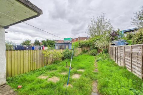 12 - 2 Bedroom terraced house.jpg