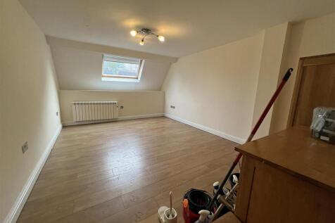 15 - Block of Flats for Auction, St George.jpg