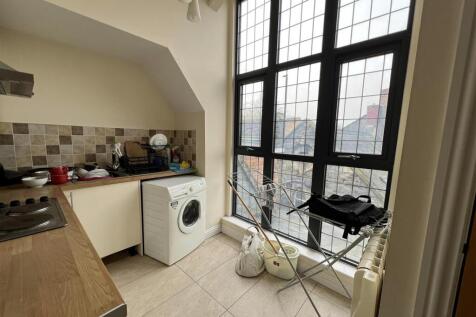 20 - Block of Flats for Auction, St George.jpg