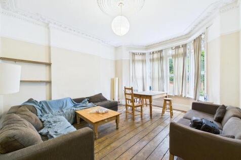 2 - Period 9 Bedroom HMO.jpg