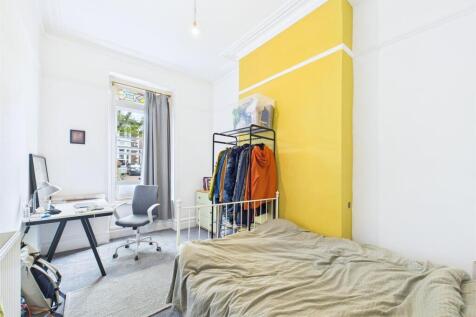 4 - Period 9 Bedroom HMO.jpg