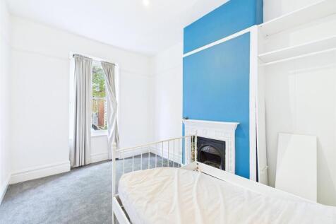 9 - Period 9 Bedroom HMO.jpg