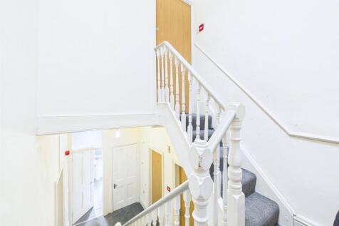 20 - Period 9 Bedroom HMO.jpg