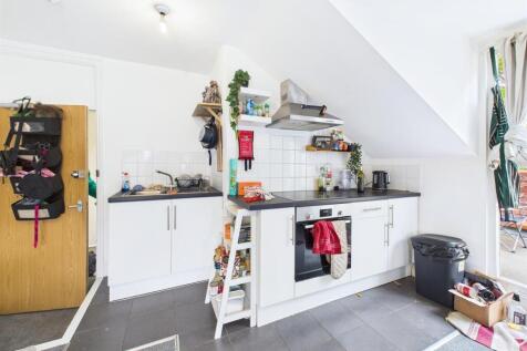 17 - Period 9 Bedroom HMO.jpg