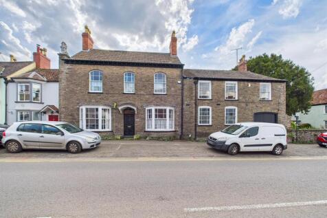 22 - LARGE HOUSE WITH ATTACHED 3- BED ANNEX THORNB