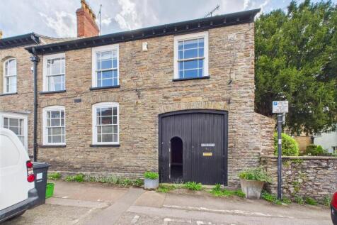 23 - LARGE HOUSE WITH ATTACHED 3- BED ANNEX THORNB