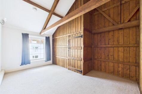 29 - LARGE HOUSE WITH ATTACHED 3- BED ANNEX THORNB