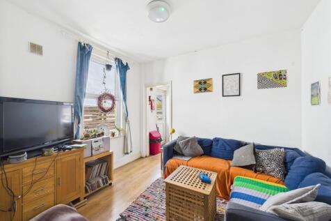 3 - Period 5 Bedroom HMO.jpg