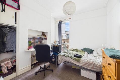6 - Period 5 Bedroom HMO.jpg