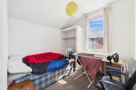 9 - Period 5 Bedroom HMO.jpg