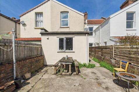 11 - Period 5 Bedroom HMO.jpg