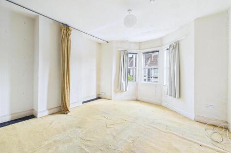 2 - Bed Victorian Terrace.jpg