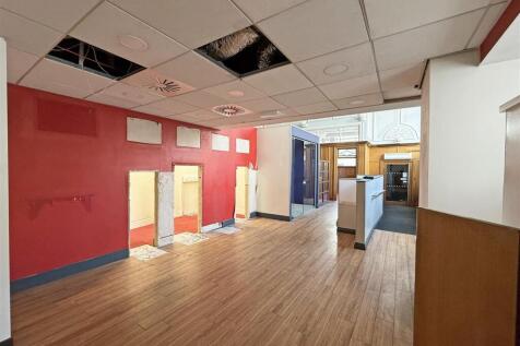 5 - Substantial former bank for Auction, Stroud.JP