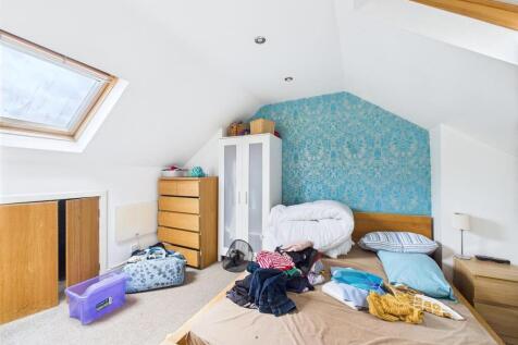 3 - Three-bedroom mid-terrace house.jpg