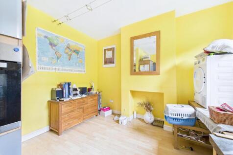 5 - Three-bedroom mid-terrace house.jpg