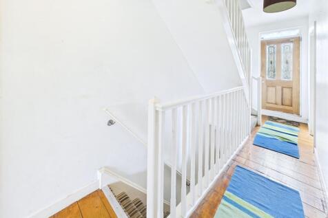 8 - Three-bedroom mid-terrace house.jpg