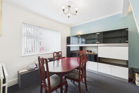 5 - Two-bedroom house in Easton.jpg