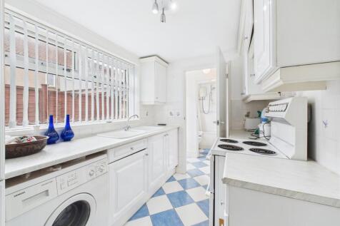 6 - Two-bedroom house in Easton.jpg