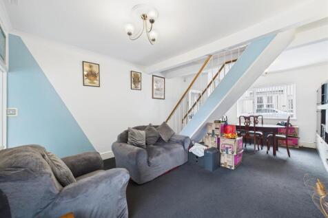9 - Two-bedroom house in Easton.jpg